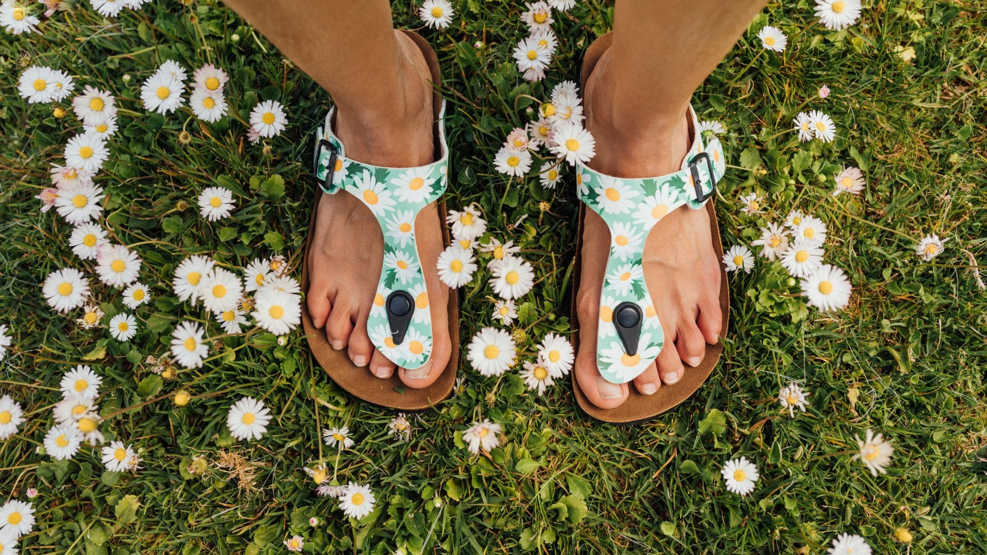 Flower best sale toe sandals